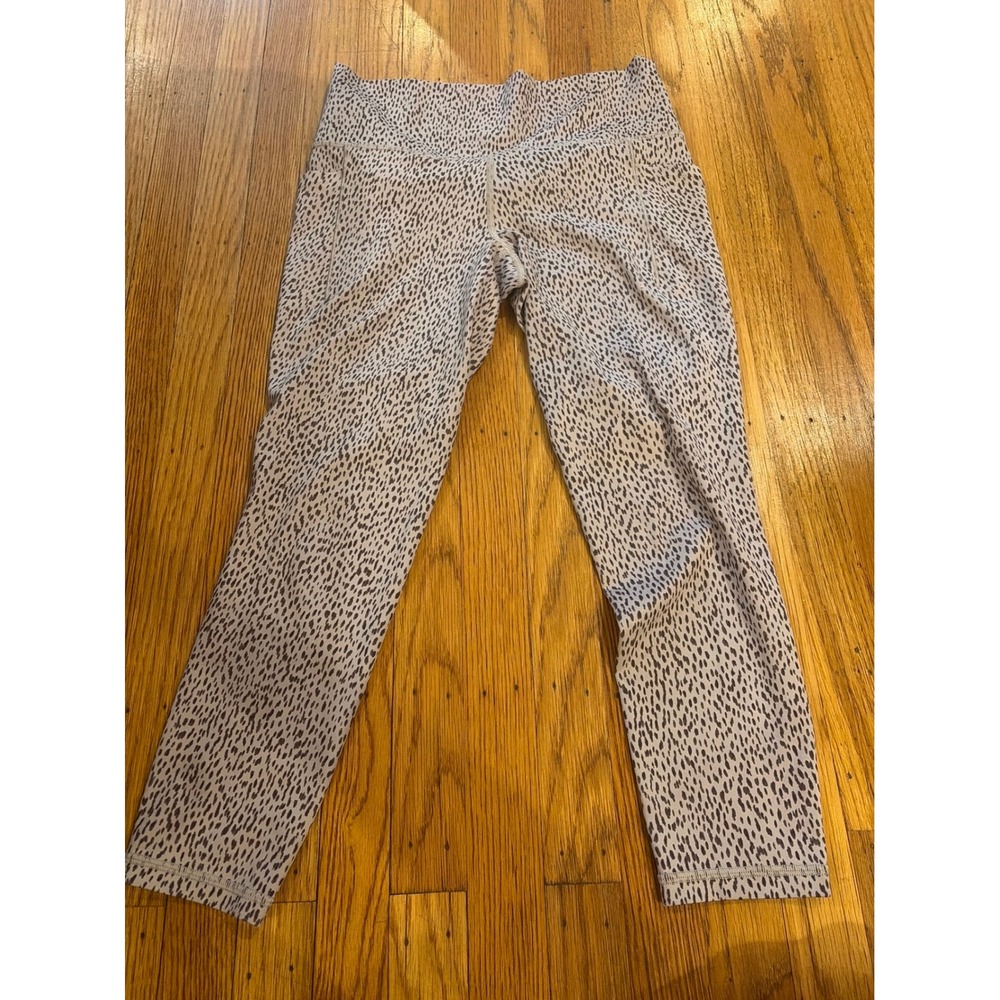 Athleta Salutation Stash Pocket II Printed 7/8 Tight Grey Cheetah Leggings M